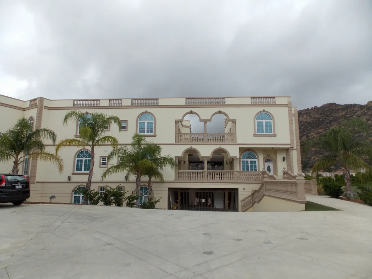 LA Quilla Residence 2